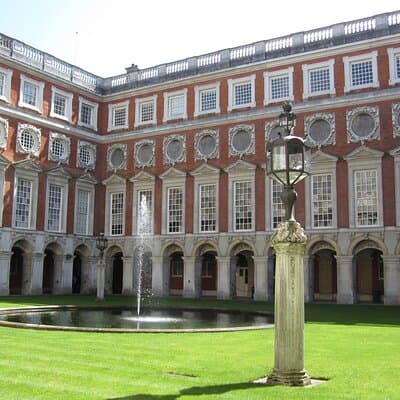 Hampton Court Palace Private Tour - discovering the excesses of Henry VIII 3