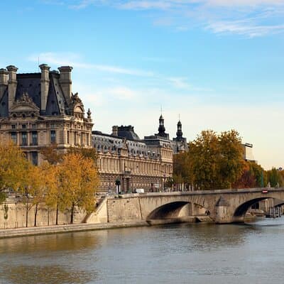 Private Louvre Tour in Paris for Kids and Families 4