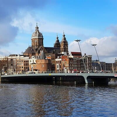Old Amsterdam: A Self-Guided Audio Tour