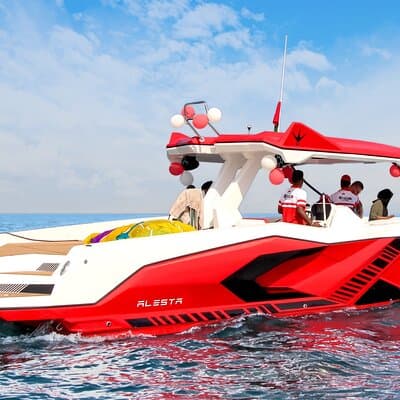Luxury Sport Speed Boat Rental in Dubai 4