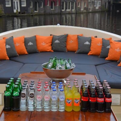 Amsterdam Private Boat Trip With Skipper, Burger and Beers 2