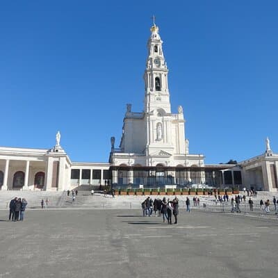 Private Tour Fátima, Batalha, Nazaré and Óbidos from Lisbon 2