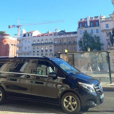 Half day Private Tour 4h Historical Lisbon Center w/ Tasting 4
