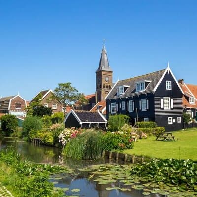 Private Tour to Giethoorn with boat and Zaanse Schans windmills