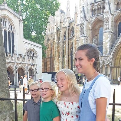 London Highlights Family-Friendly Walking Tour with Top Guide 2