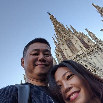 Private Barcelona Highlights: Gothic Sagrada Familia & Park Güell