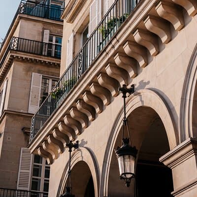 1.5 Hour Private Tour in Paris in a Classic Citroën 3