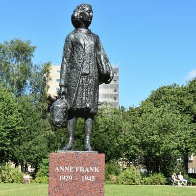 Amsterdam: Anne Frank Walking tour - Discover Her Story 3