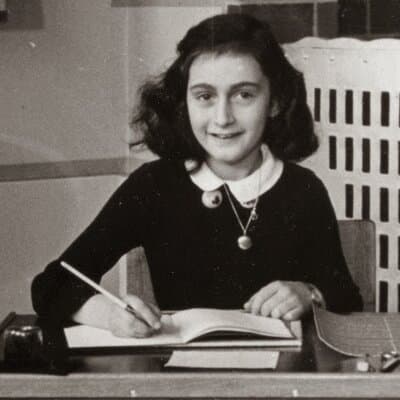 Amsterdam: Anne Frank Walking tour - Discover Her Story 5
