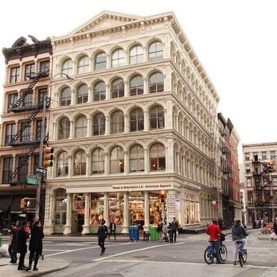 Street art tour at Soho 5