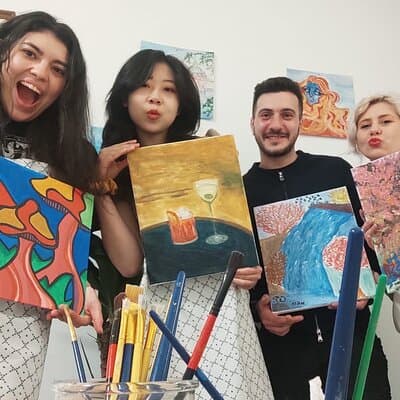 Paint and Free Flowing Wine Art Class in Rome with Pizza 4