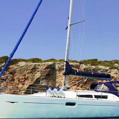 Private 2-Hour Tour of Barcelona on a Sailboat