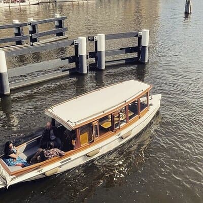 Amsterdam Champagne Private Canal Cruise 3
