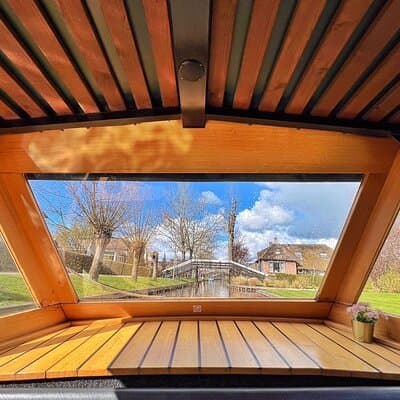 Giethoorn and Zaanse Schans Day Tour Small Group Incl. Boat Ride