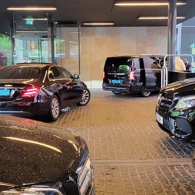 Private Minivan Transfer to or from Schiphol Airport 2