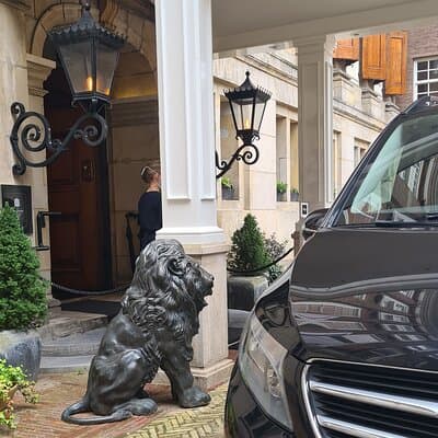 Private Minivan Transfer to or from Schiphol Airport 3