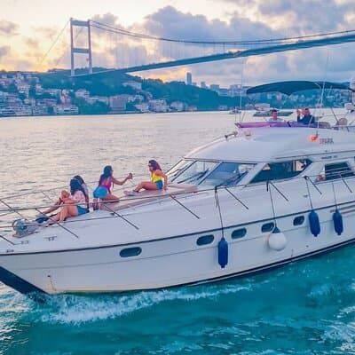 Bosphorus Cruise with 15m Yacht for Private Groups