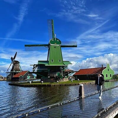 Zaanse Schans and Giethoorn Unique Day Trip with Boat Cruise