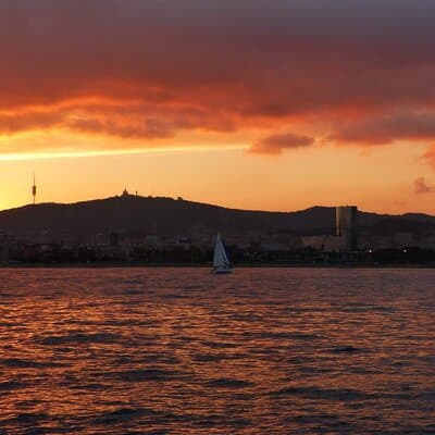 Sunset Sailing Tour in Barcelona 3