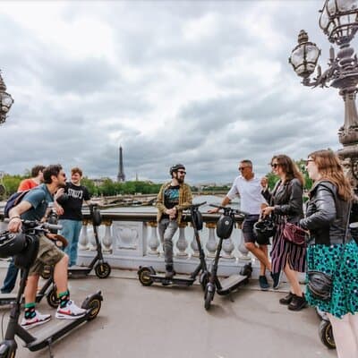 Paris E-Scooter Tour with fun & informative guide (small groups)