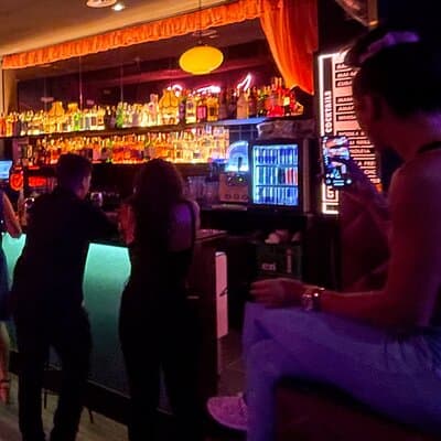 Go out like a local, pub Crawl / Tour in Raval - Barcelona 2