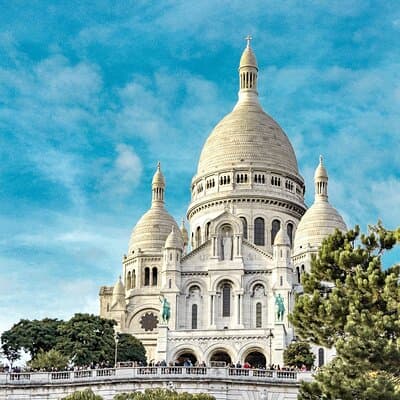 Montmartre Guided Walking Tour: Famous Artists and Cabarets