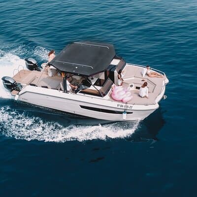 Private Charter in Catamaran Alexa by Barcelona 12 pax 2/4/8 HS