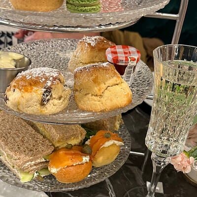 Royal English Walking Food Tour With London Food Tours 4