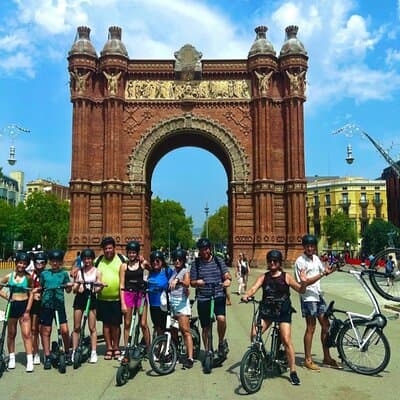 Barcelona Panoramic Escooter or E-Bike Tour 3