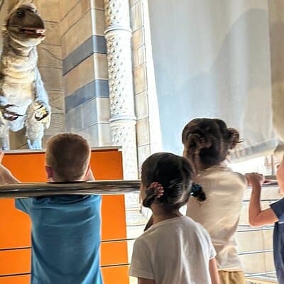 London Natural History Museum with Dinosaurs Gallery Private Tour for Kids