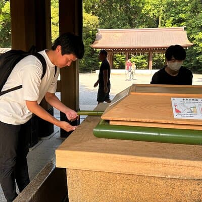 Sacred Morning Walk and Brunch Meiji Shrine 3