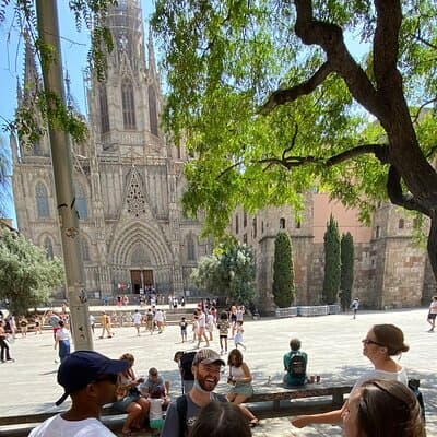 Happiness Walking Tour in Barcelona 5