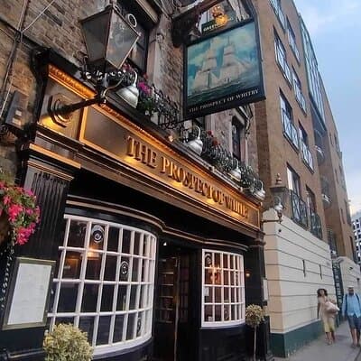 London Small Group Tour: The Pirate Pubs of Old London Half-Day
