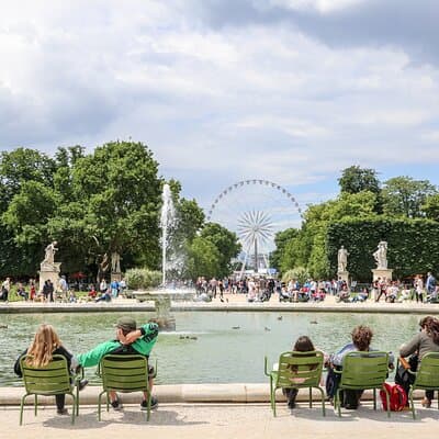 Exclusive Walking Tour of Central Paris With Local Guide 3