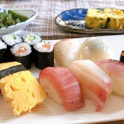 Experience Sushi Making Class in Tokyo