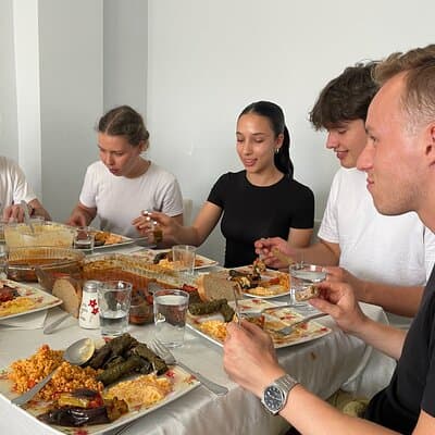 Traditional Family Dinner in Istanbul with with Eastern Family 4