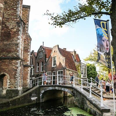Private tour to Kinderdijk windmills and Delft from Amsterdam 3