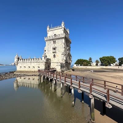 Private guided tour Lisbon highlights and hidden gems 2