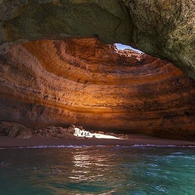 Transfer from Lisbon to Algarve with stop in Evora