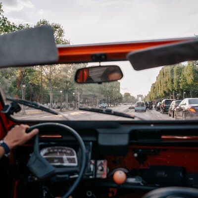 1.5 Hour Private Tour in Paris in a Classic Citroën 5