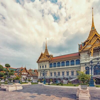 Footsteps of Love: A Private Romantic Tour 5