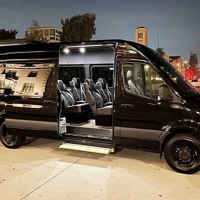 Arrival Private Transfer Amsterdam Airport to Amsterdam City Center by Minibus 3