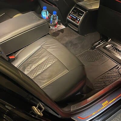 First Class Transfer from Manhattan to NYC Airports (JFK/EWR/LGA) 3