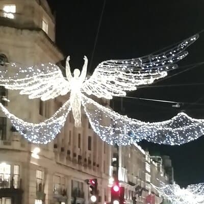 London Private Christmas Lights Walking Tour with Local Guide