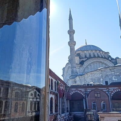 Photograph the Hidden Corners of the Grand Bazaar in Istanbul 3