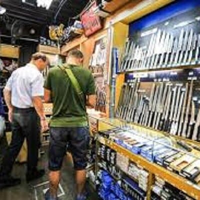 Kappabashi Knife Shopping Tour with Government-Licensed Guide 2
