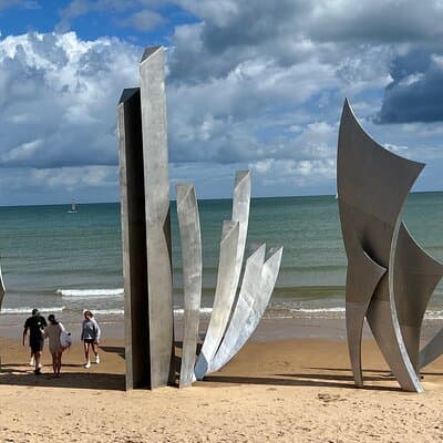 Pointe du Hoc, Omaha beach from Paris aboard a van (Private Tour) 5