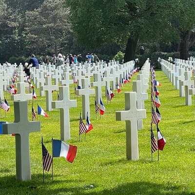 Pointe du Hoc, Omaha beach from Paris aboard a van (Private Tour) 4