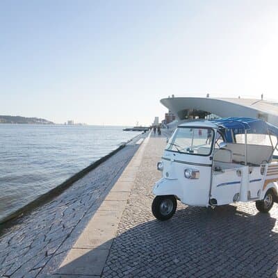 4 Hours Private Tuk Tuk Tour in Lisbon