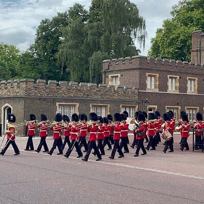 Private Royal London Taxi Tour with The Changing of the Guards 5
